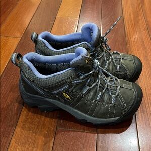 KEEN Womens Targhee II waterproof hiking Shoes